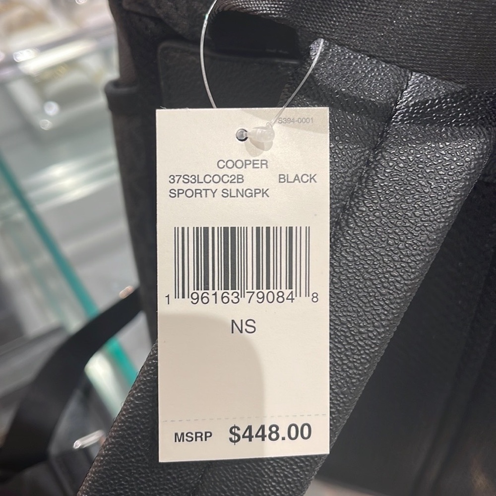 MICHAEL KORS MENS
Cooper Logo Sling Pack
Style# 37S3LCOC2B
COLOR: Black
NWT - Picture 13 of 16